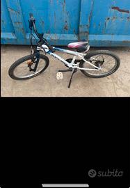 Bici ragazzo misura 20 marca b- twin