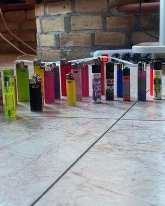 27 Accendini Clipper e BIC
