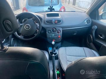 RENAULT Clio - 2006