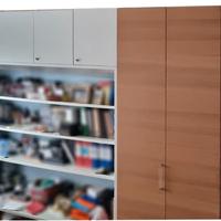 Armadio a 3 ante in legno con libreria integrata