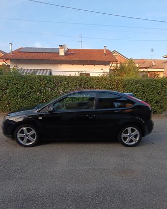 Ford Focus 2007  3p 1.8 tdci
