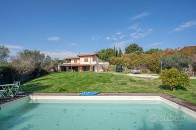 VILLA SINGOLA A FORMELLO