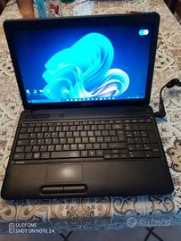 Toshiba C650D  RAM 8 GB SSD Nuovo  Batteria Nuova