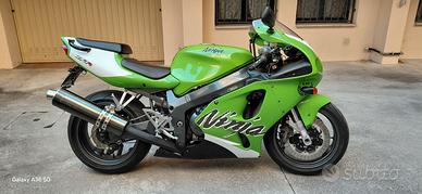 kawasaki zx-7r 