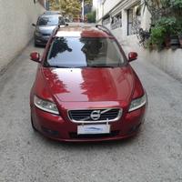 VOLVO - V50 - D2 R-design