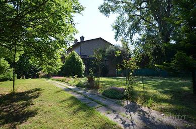 VILLA INDIPENDENTE CON 10.000 MQGIARDINO PRIVATO C