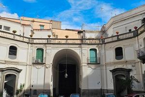 Via Monte di Dio Palazzo Serra di Cassano 3 Vani