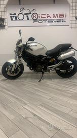 Ducati Monster 696 plus