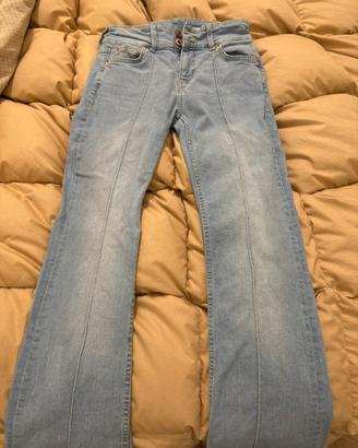 pantaloni bootcut bershka