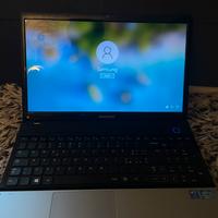 COMPUTER SAMNSUNG PORTATILE