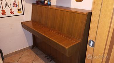 🎹 Pianoforte verticale PETROF – anno 1983 – noce