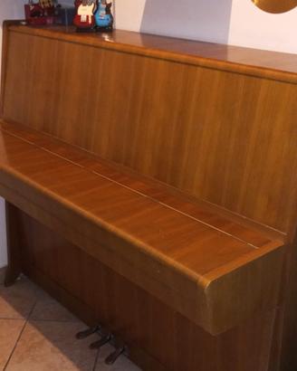 🎹 Pianoforte verticale PETROF – anno 1983 – noce