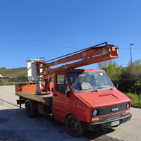 Iveco Daily 35.8 con piattaforma aerea