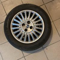 Pneumatici estivi con cerchioni Pirelli 185x65R15