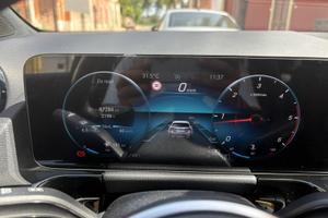 Mercedes-Benz GLA 200d Premium- full optional