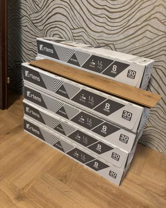 Pavimento laminato a spina,resistente al passaggio