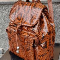 Zaino in pitone ampio scompartimenti e tasche