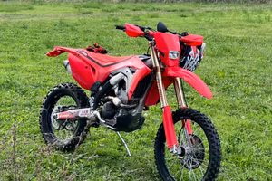 Honda crf 250 red moto enduro