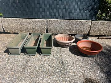 Fioriere da balcone e vasi bassi rotonti