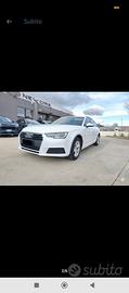 Audi A4 30 TDI sTronic business 
