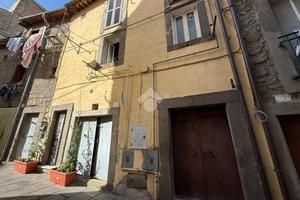 2 LOCALI A VITERBO