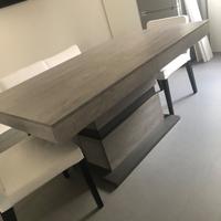 Tavolo allungabile color grigio cemento 