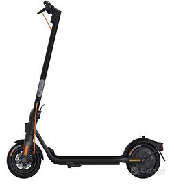  Segway-Ninebot, Monopattino Elettrico, Modello F2