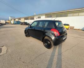 Suzuki Swift 1.3 4x4 5p.