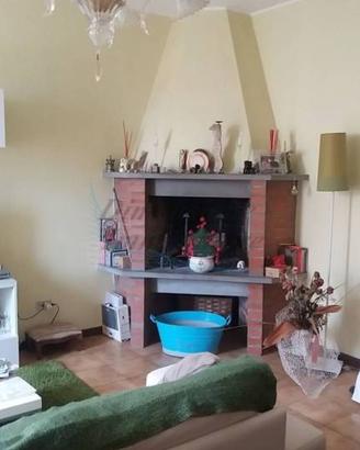 Appartamento di 98 m² con più di 5 locali e posto 