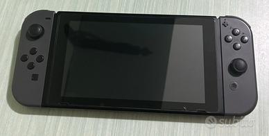 Nintendo switch con custodia