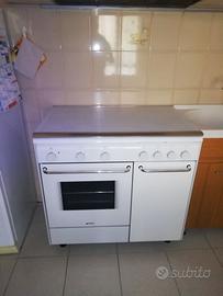 cucina smeg fornelli e forno