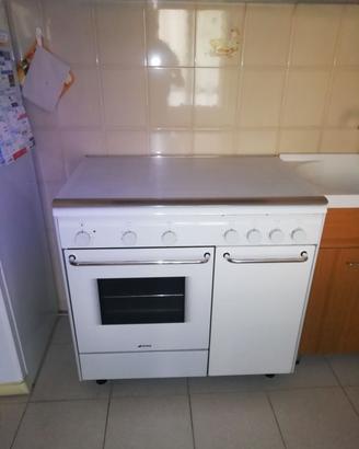 cucina smeg fornelli e forno