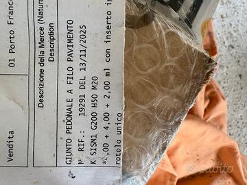 Giunto pedonale a filo pavimento sismico