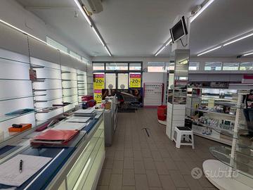 Immobile di 220 m² con 1 locale a Salzano