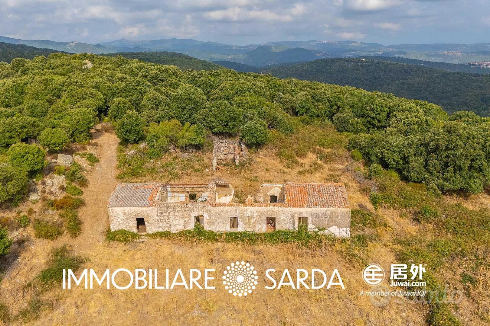 Antico stazzo gallurese da ristrutturare con 41 et - Vista 3