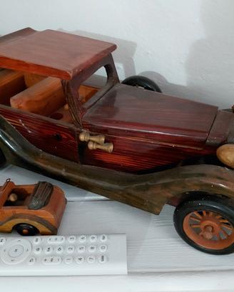 Coppia auto d'epoca in legno effetto radica