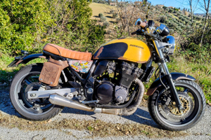 Suzuki GSX 750 Inazuma