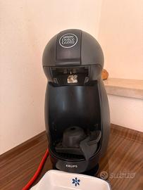 Dolce gusto 2 macchine +altre 3 per pezzi ricambio