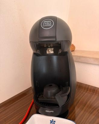 Dolce gusto 2 macchine +altre 3 per pezzi ricambio