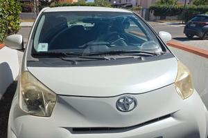 TOYOTA IQ