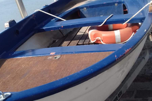 Barca vetroresina 3,30 x 1,95 no motore