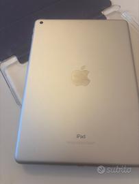 Apple iPad 9,7 (6th Gen) 128GB Wi-Fi - Argento (Ri