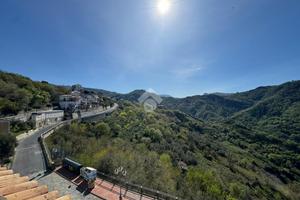 3 LOCALI A BELMONTE CALABRO