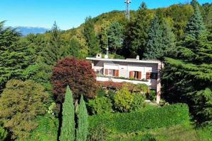 VILLA SINGOLA A NEGRAR DI VALPOLICELLA