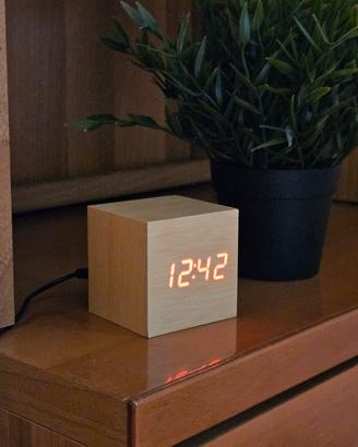 Sveglia Digitale LED Cubo Effetto Legno Chiaro