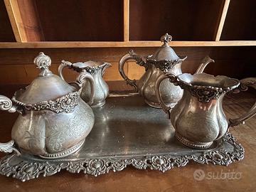 Servizio da tè antico in stile vittoriano
