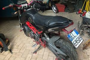 moto Benelli TNT 125