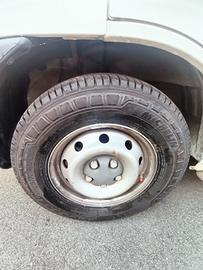 pneumatici 215/70 15r