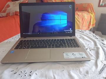 ASUS i3 X540L 4 RAM 256 SSD