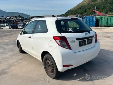 RICAMBI USATI TOYOTA YARIS 1.4 1NDTV 2013 - INTERN